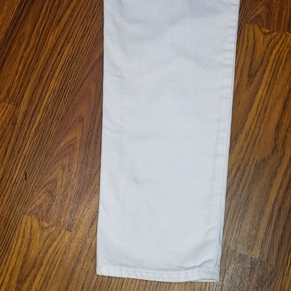 American Eagle High Rise White Mom Jeans - Size 0 | Classic & Chic A73 - Picture 11 of 12